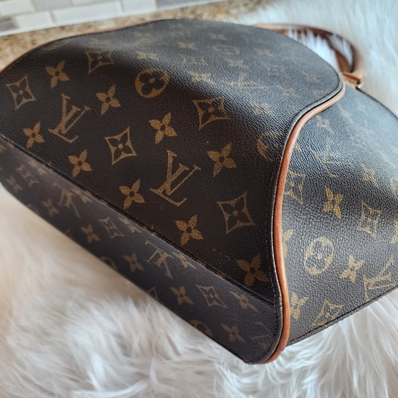 Louis Vuitton Ellipse MM Monogrammed Bag - Picture 13 of 13